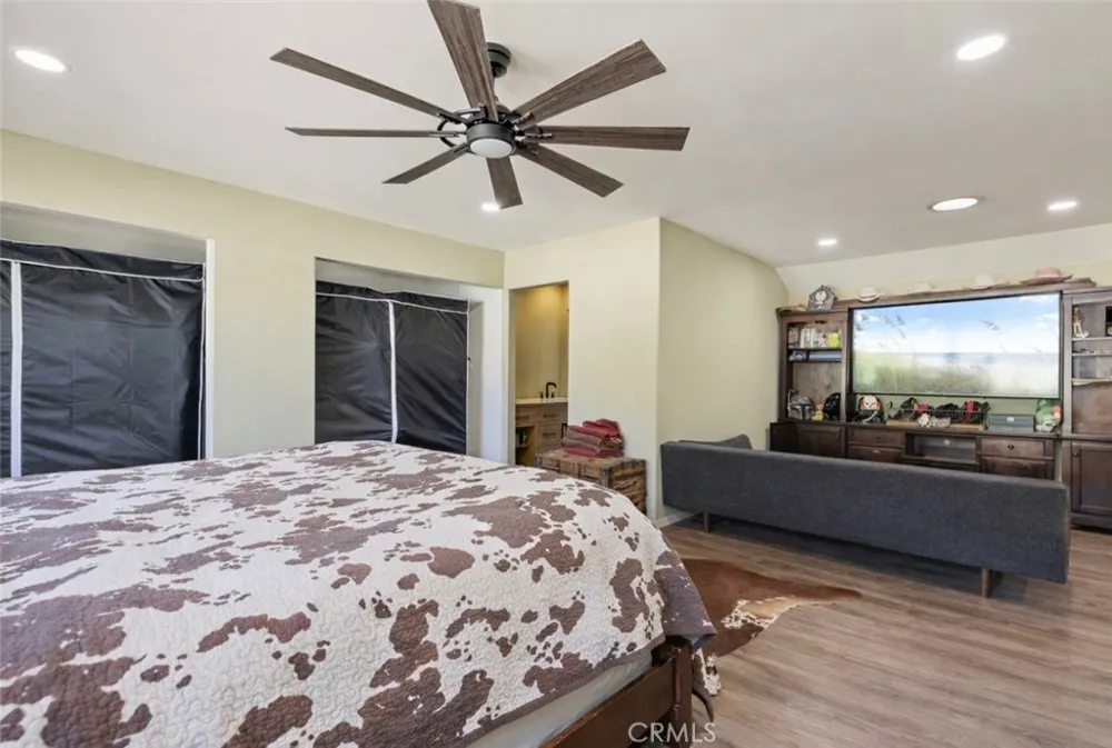 28975 Lotusgarden Dr Canyon Country, CA 91387