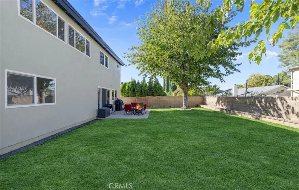 28975 Lotusgarden Dr Canyon Country, CA 91387