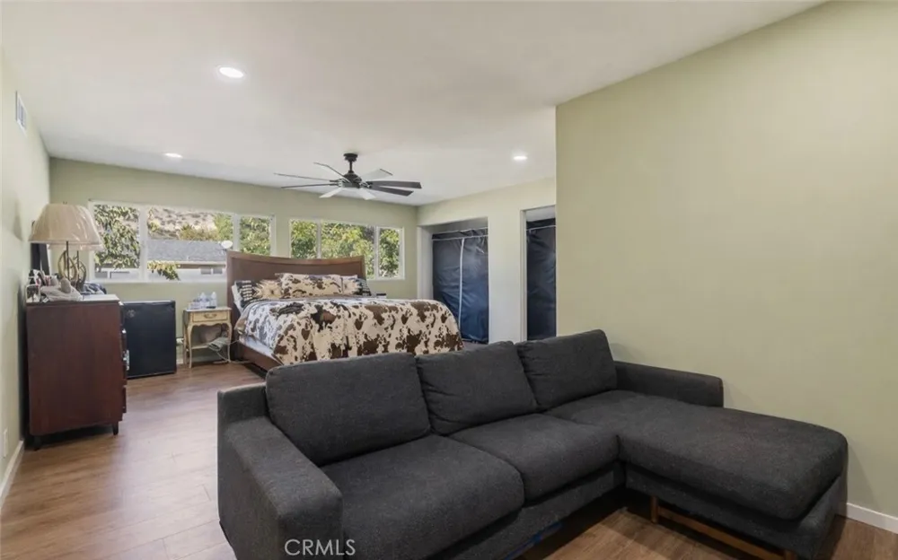 28975 Lotusgarden Dr Canyon Country, CA 91387