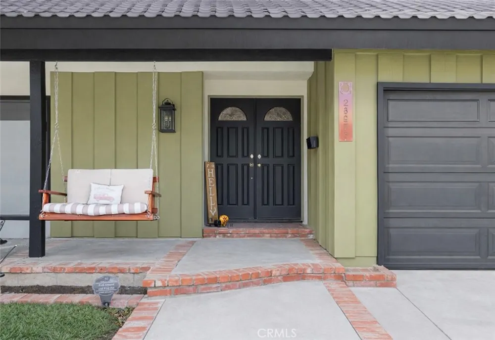 28975 Lotusgarden Dr Canyon Country, CA 91387