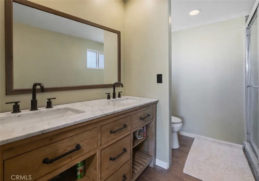 28975 Lotusgarden Dr Canyon Country, CA 91387