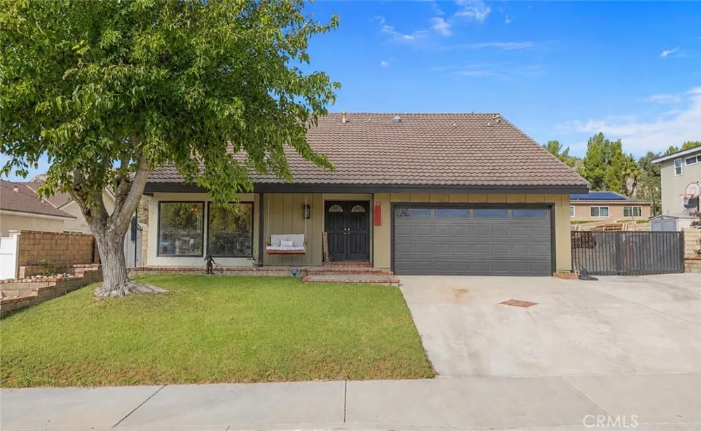 28975 Lotusgarden Dr Canyon Country, CA 91387