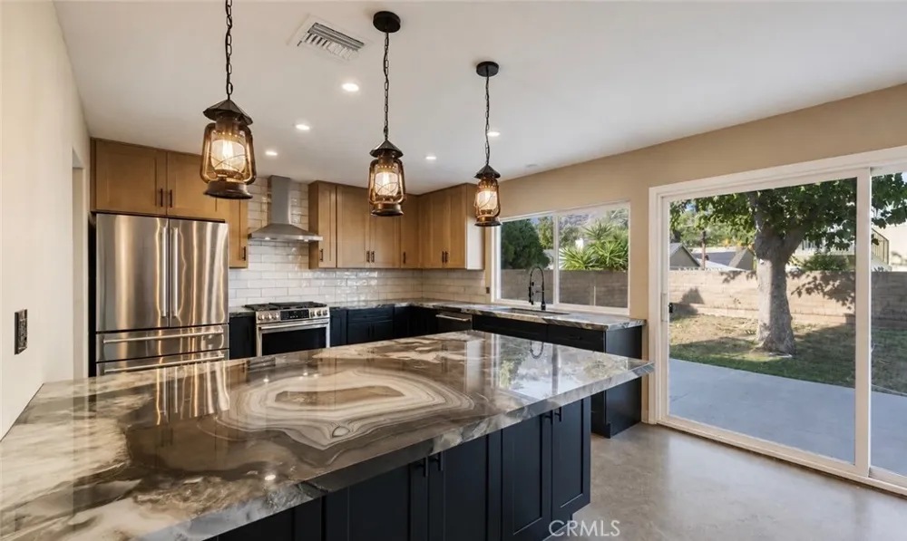 28975 Lotusgarden Dr Canyon Country, CA 91387