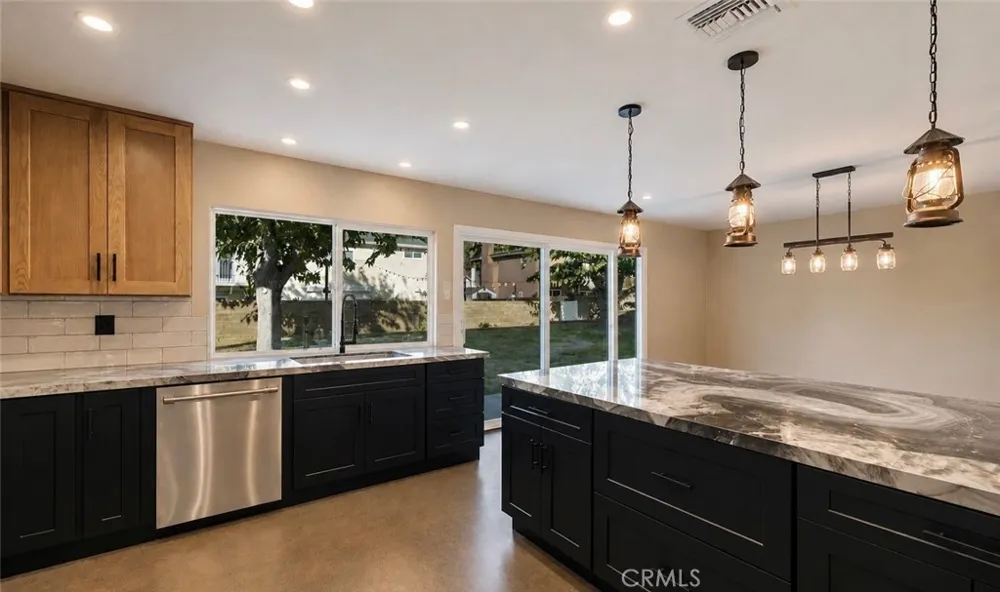 28975 Lotusgarden Dr Canyon Country, CA 91387
