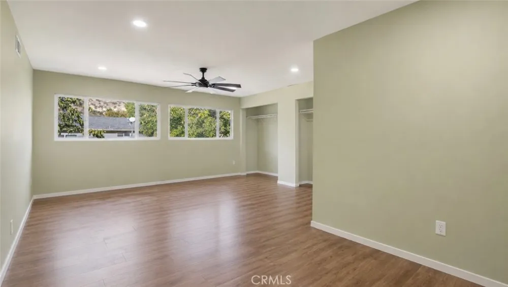 28975 Lotusgarden Dr Canyon Country, CA 91387