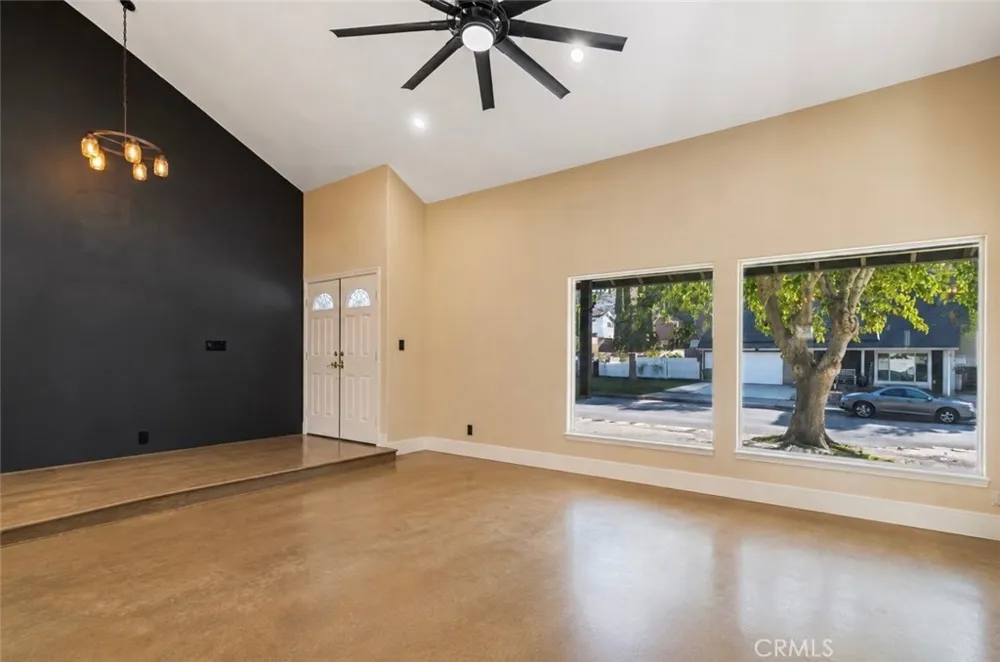 28975 Lotusgarden Dr Canyon Country, CA 91387