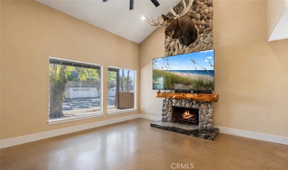 28975 Lotusgarden Dr Canyon Country, CA 91387
