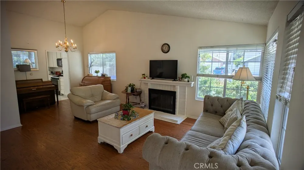 27636 Sequoia Glen Drive Valencia, CA 91354