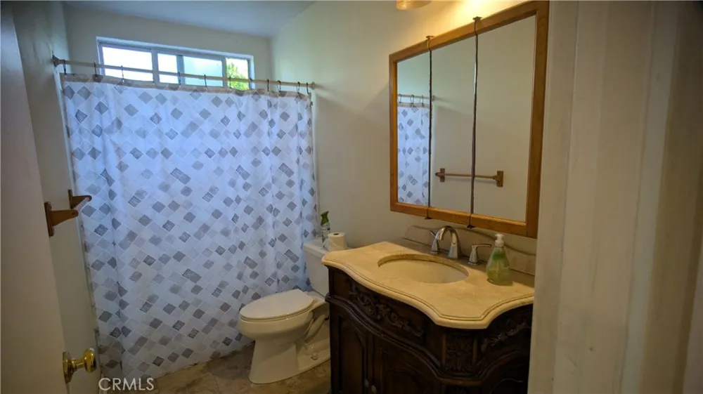 27636 Sequoia Glen Drive Valencia, CA 91354