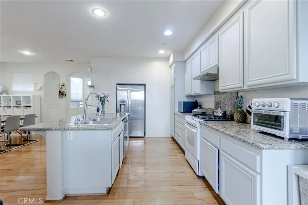 25562 Huxley Stevenson Ranch, CA 91381