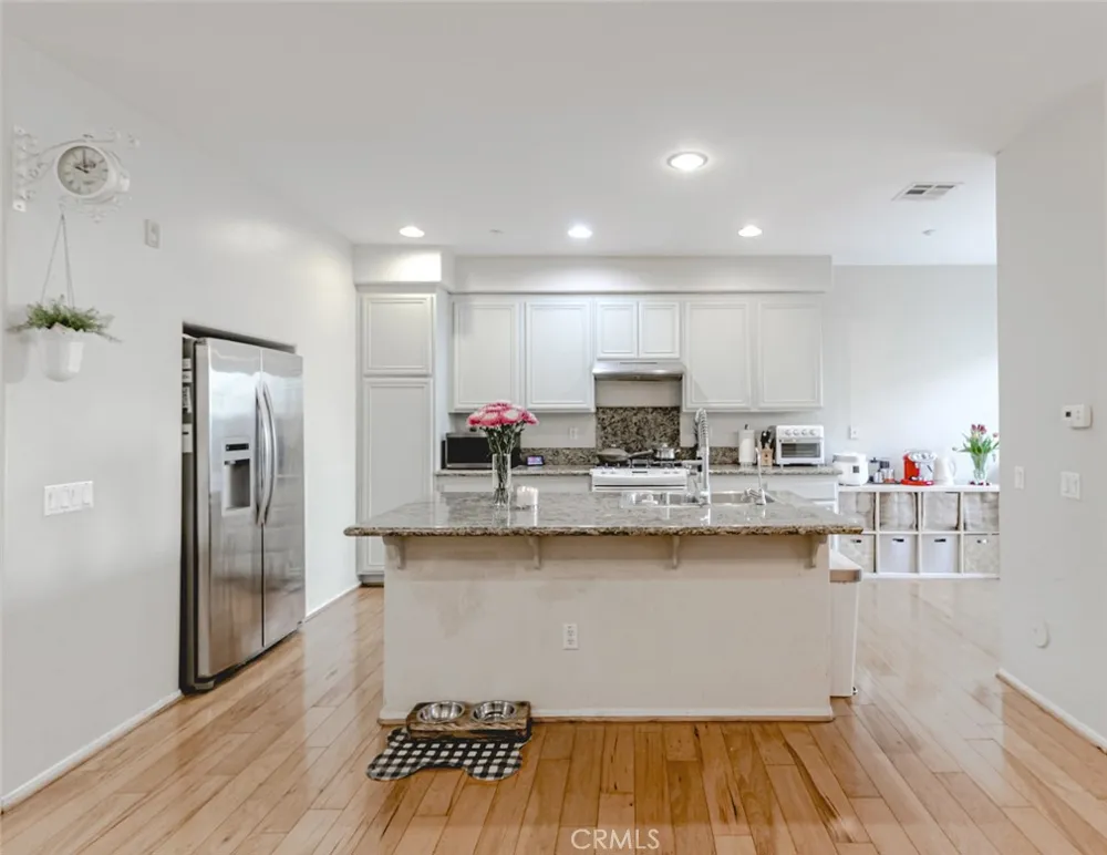 25562 Huxley Stevenson Ranch, CA 91381