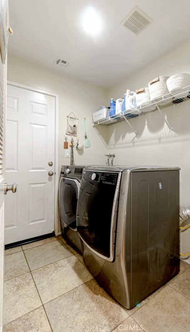 25562 Huxley Stevenson Ranch, CA 91381