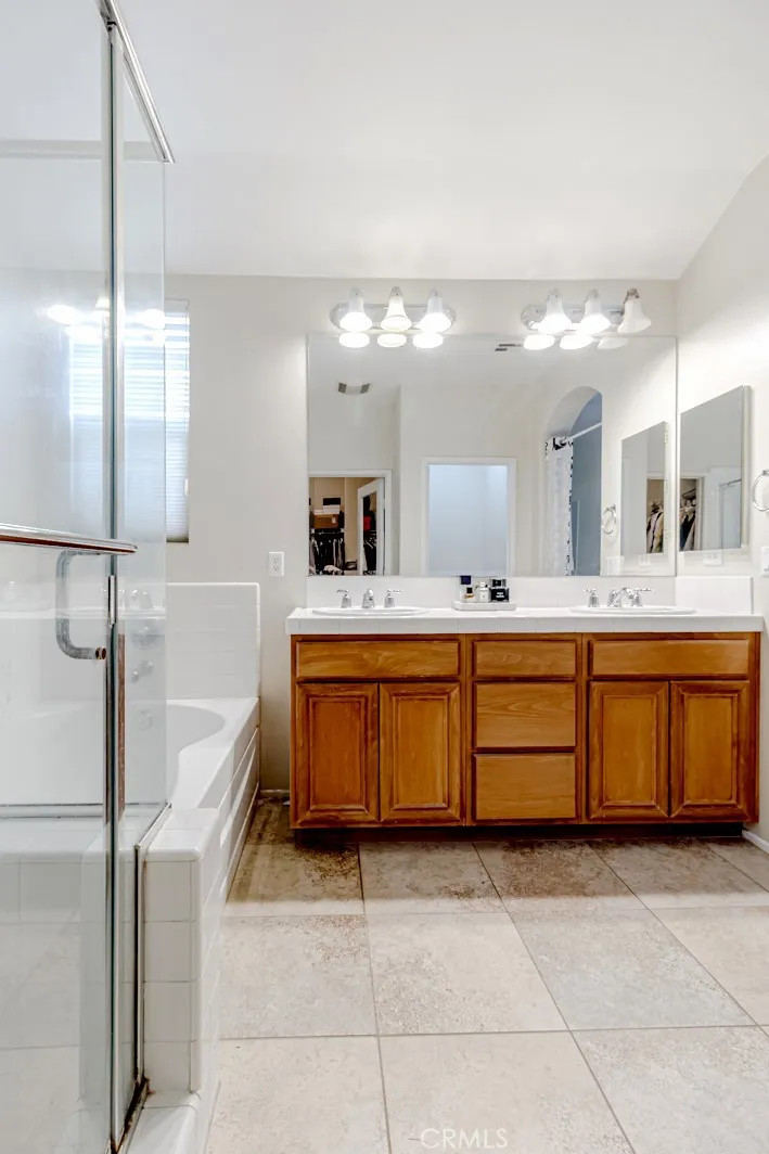 25562 Huxley Stevenson Ranch, CA 91381
