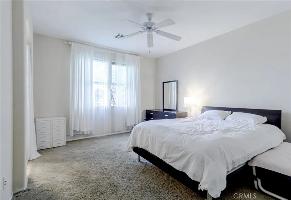 25562 Huxley Stevenson Ranch, CA 91381
