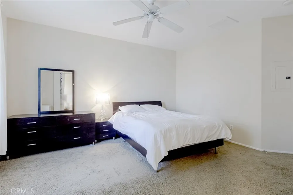 25562 Huxley Stevenson Ranch, CA 91381