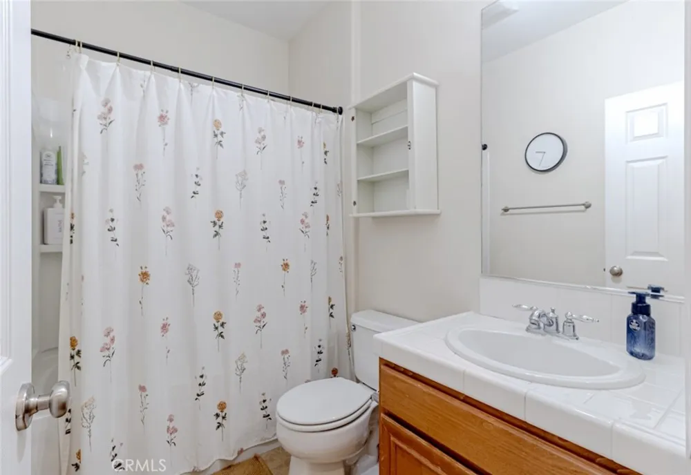 25562 Huxley Stevenson Ranch, CA 91381