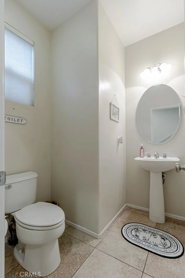 25562 Huxley Stevenson Ranch, CA 91381