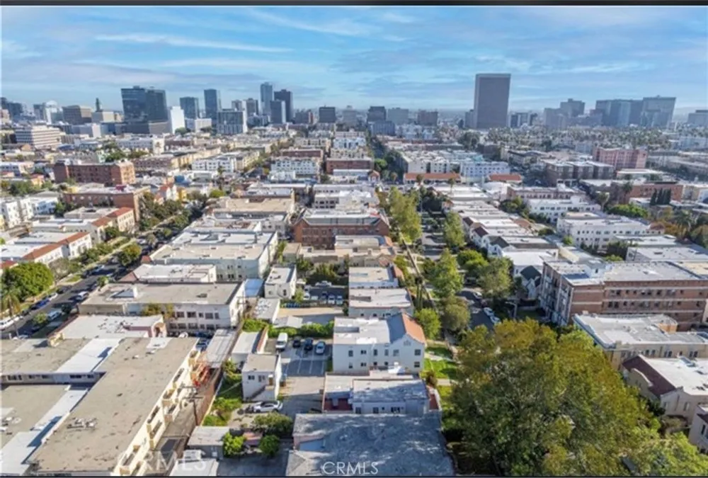 144 S Catalina Los Angeles, CA 90004