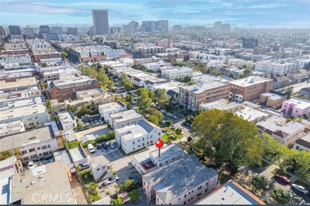144 S Catalina Los Angeles, CA 90004