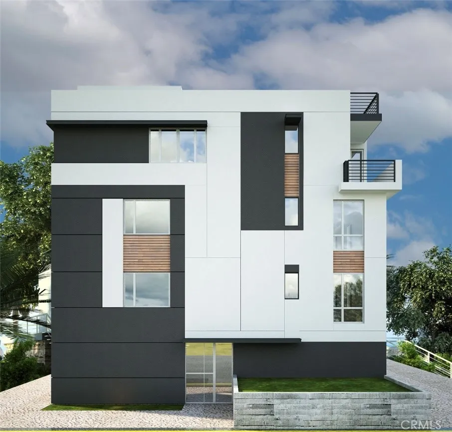 144 S Catalina Los Angeles, CA 90004