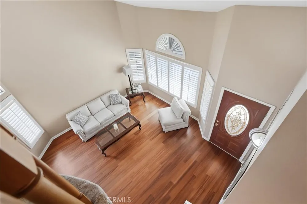 28523 Red Cedar Saugus, CA 91390