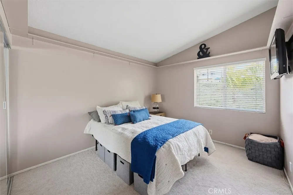 28523 Red Cedar Saugus, CA 91390