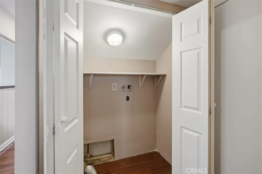 28523 Red Cedar Saugus, CA 91390