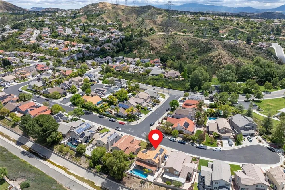 28523 Red Cedar Saugus, CA 91390