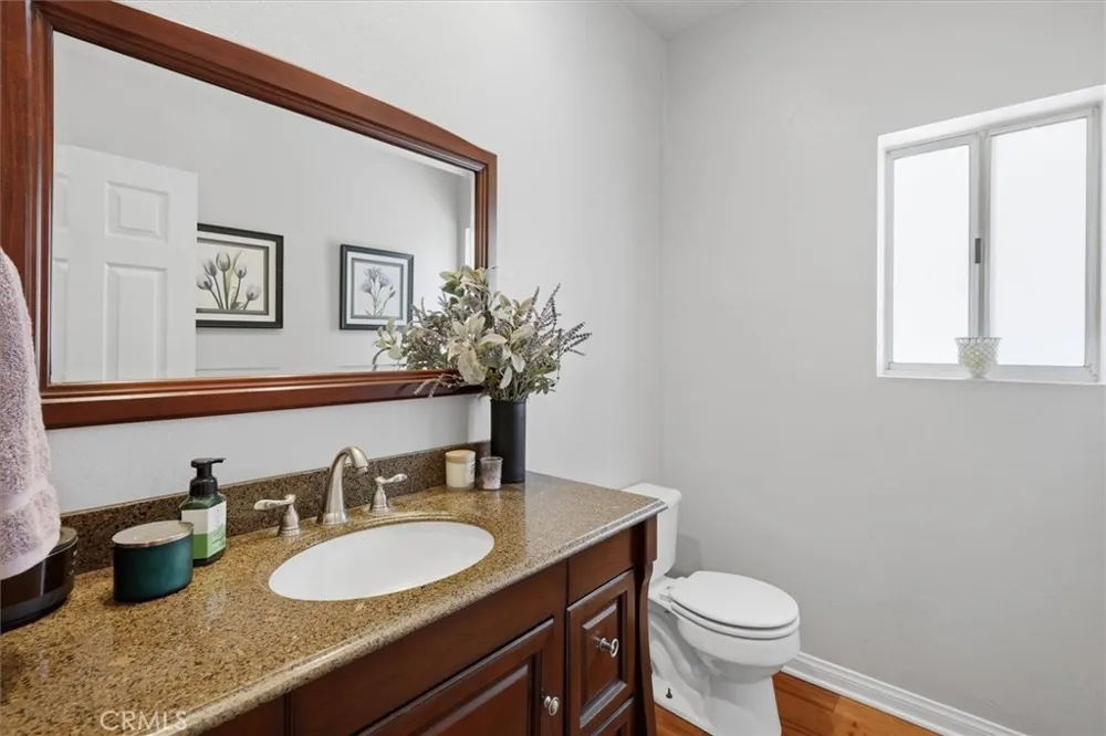 28523 Red Cedar Saugus, CA 91390