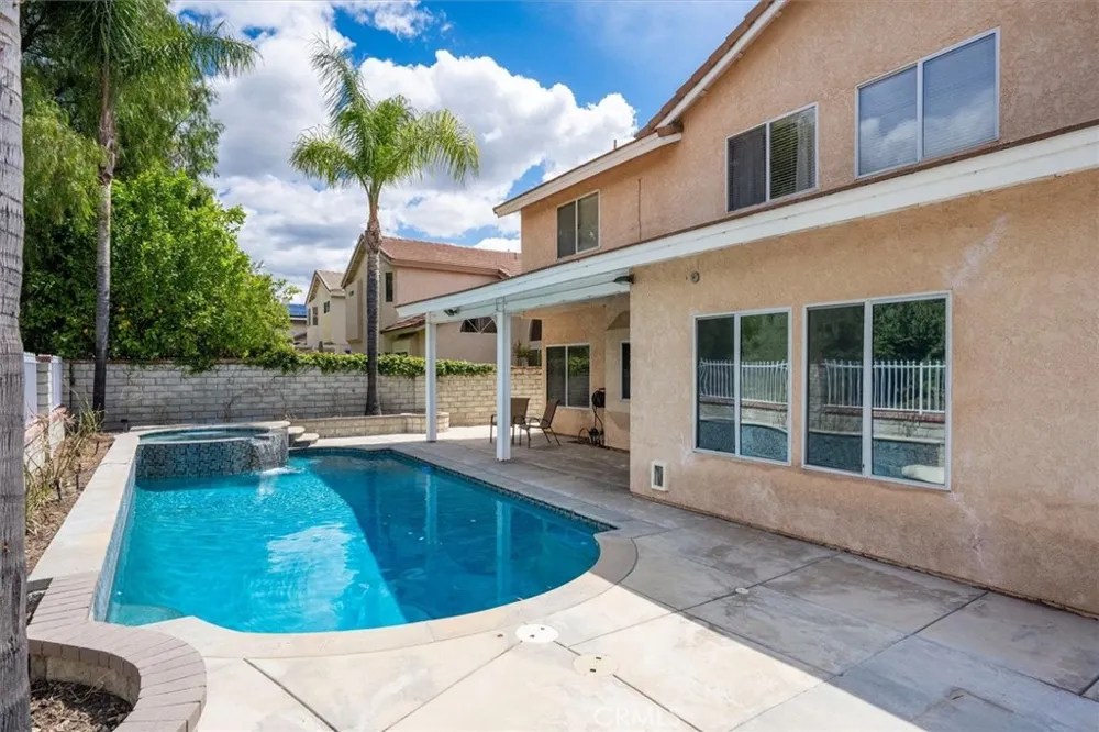 28523 Red Cedar Saugus, CA 91390
