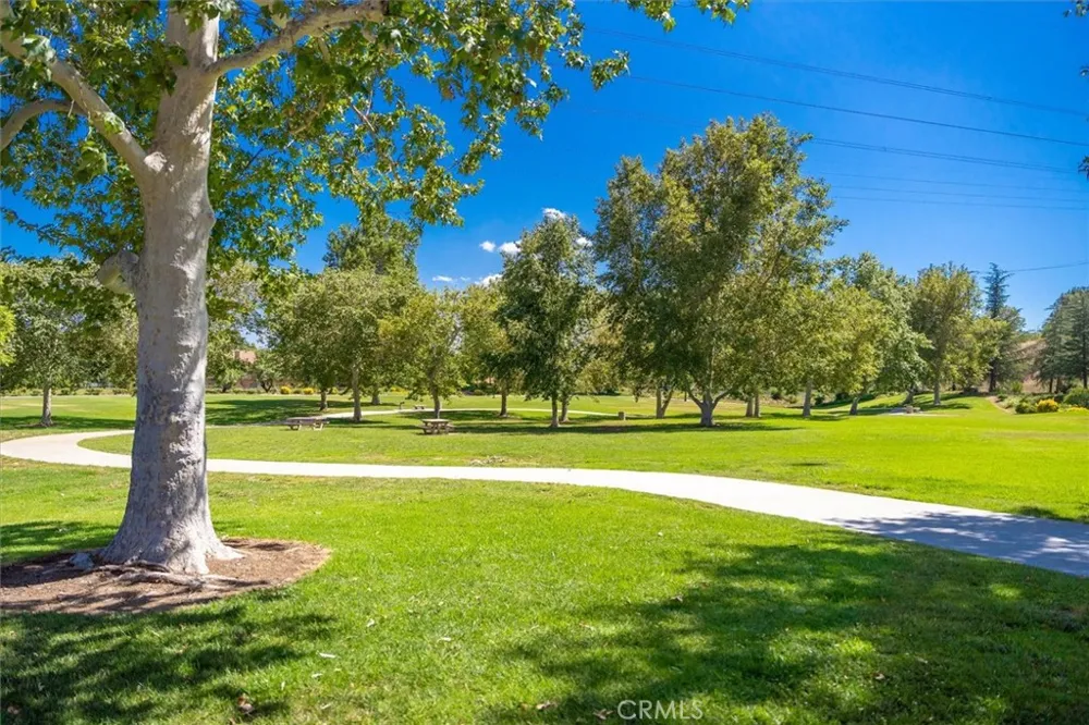 28523 Red Cedar Saugus, CA 91390