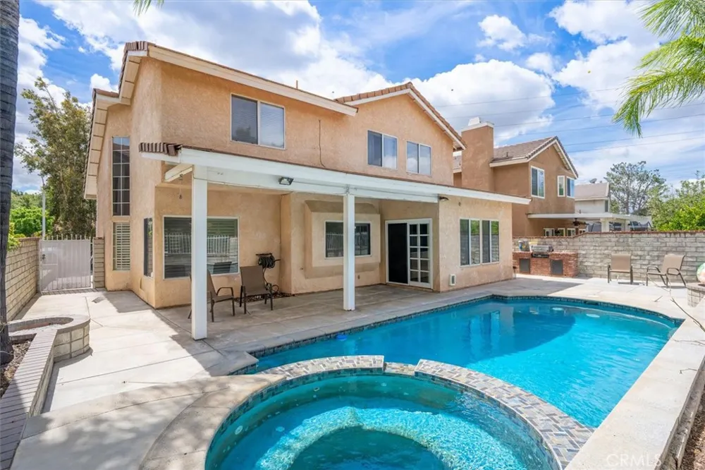 28523 Red Cedar Saugus, CA 91390