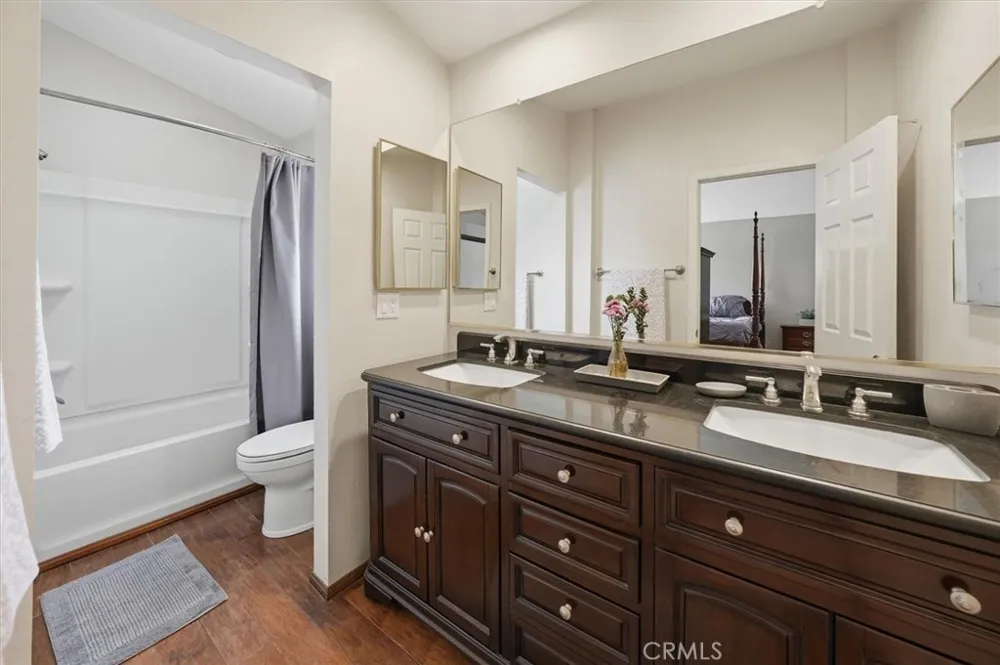 28523 Red Cedar Saugus, CA 91390