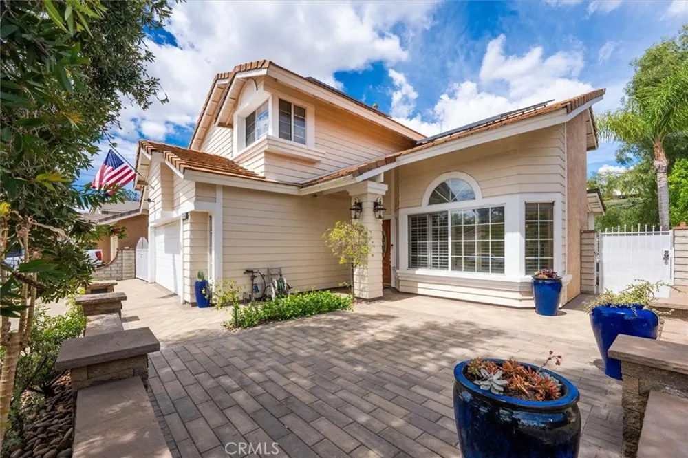 28523 Red Cedar Saugus, CA 91390