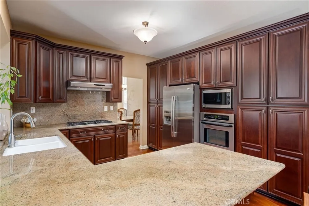 28523 Red Cedar Saugus, CA 91390