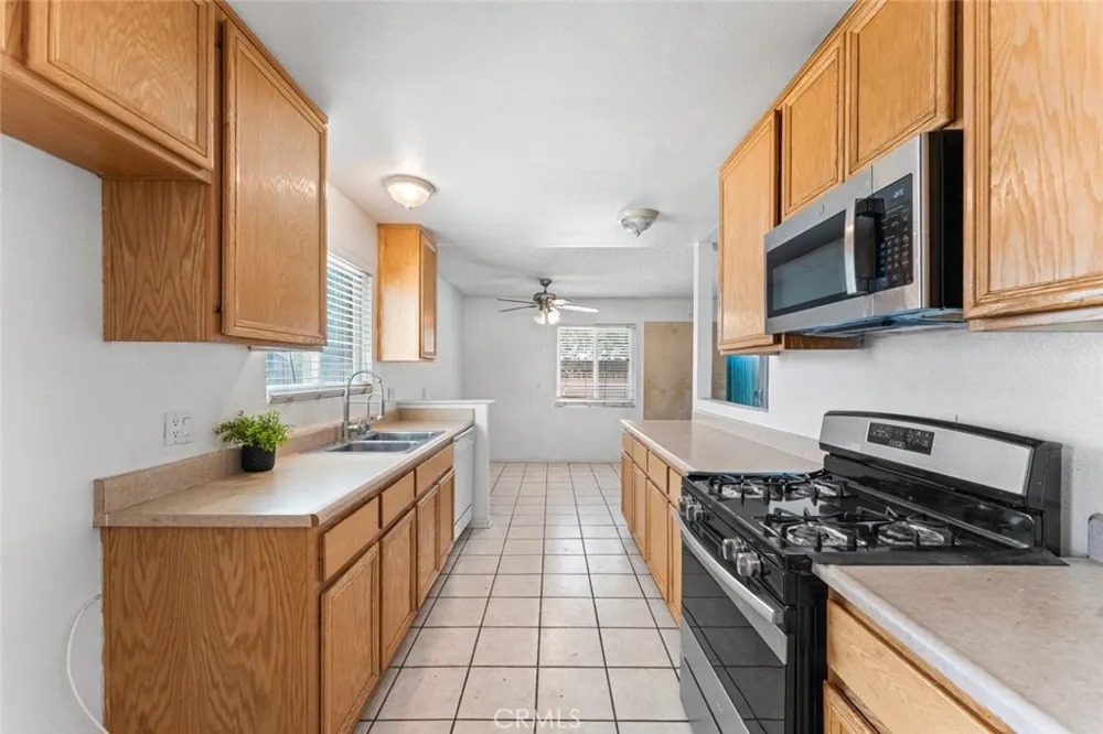 45303 6th Street E Lancaster, CA 93535