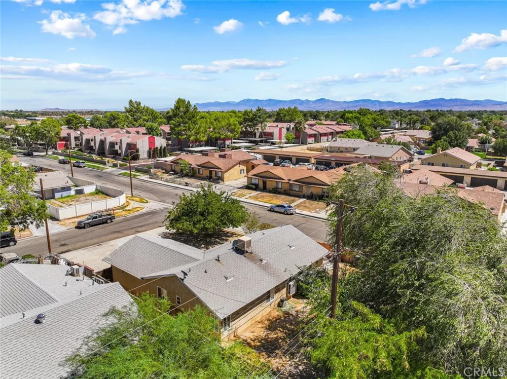 45303 6th Street E Lancaster, CA 93535