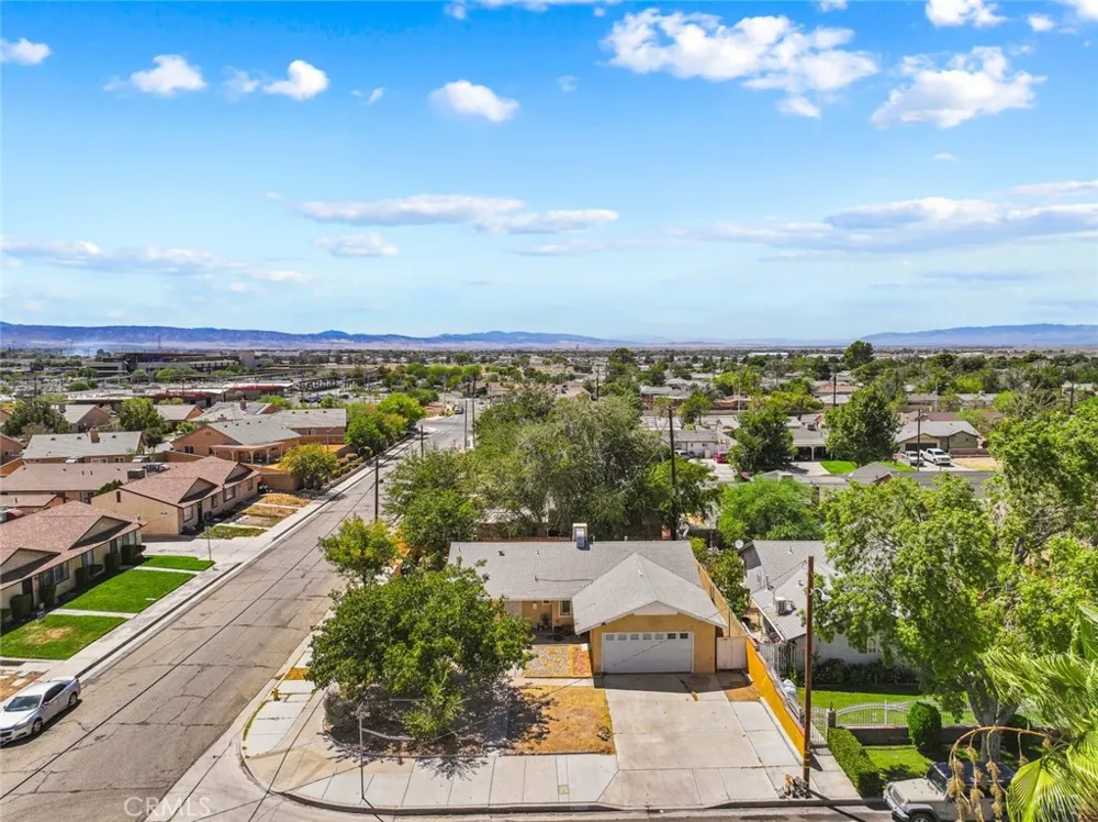 45303 6th Street E Lancaster, CA 93535