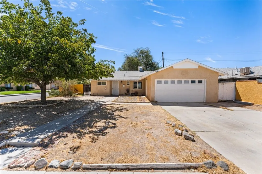45303 6th Street E Lancaster, CA 93535