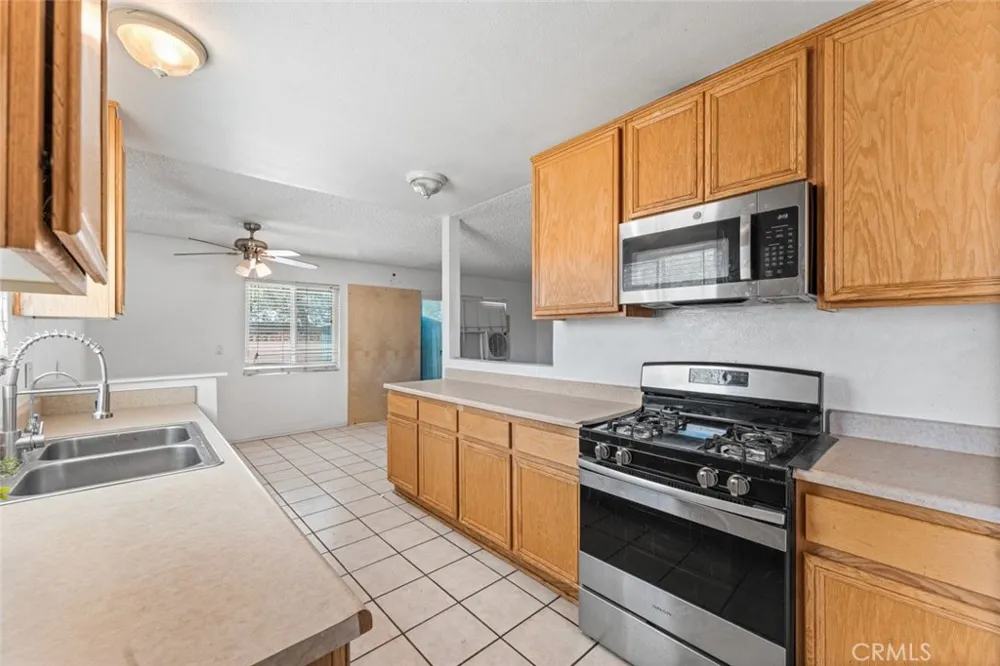 45303 6th Street E Lancaster, CA 93535