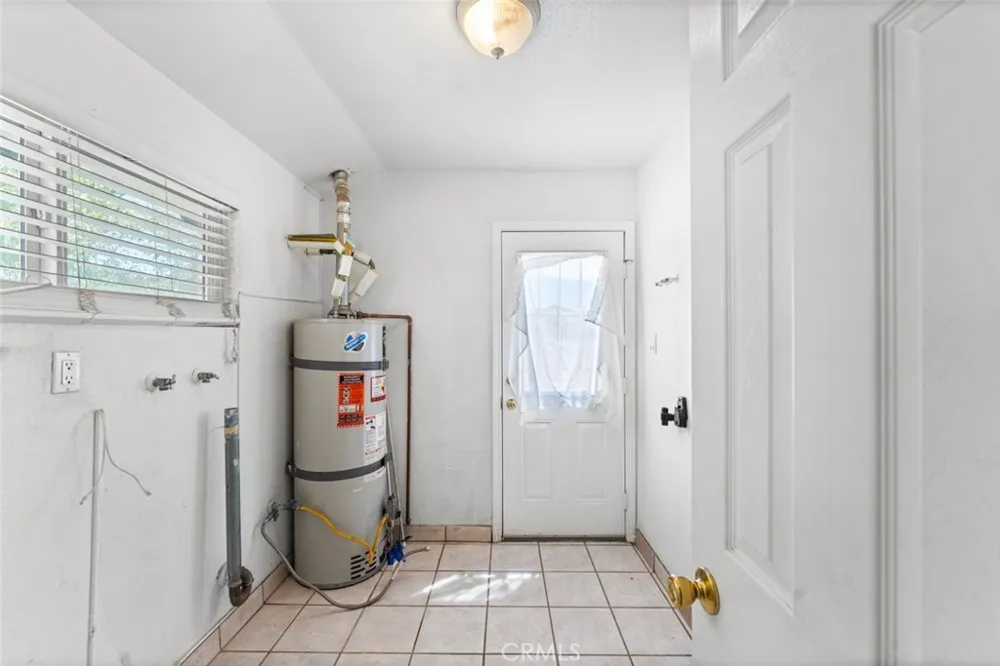 45303 6th Street E Lancaster, CA 93535