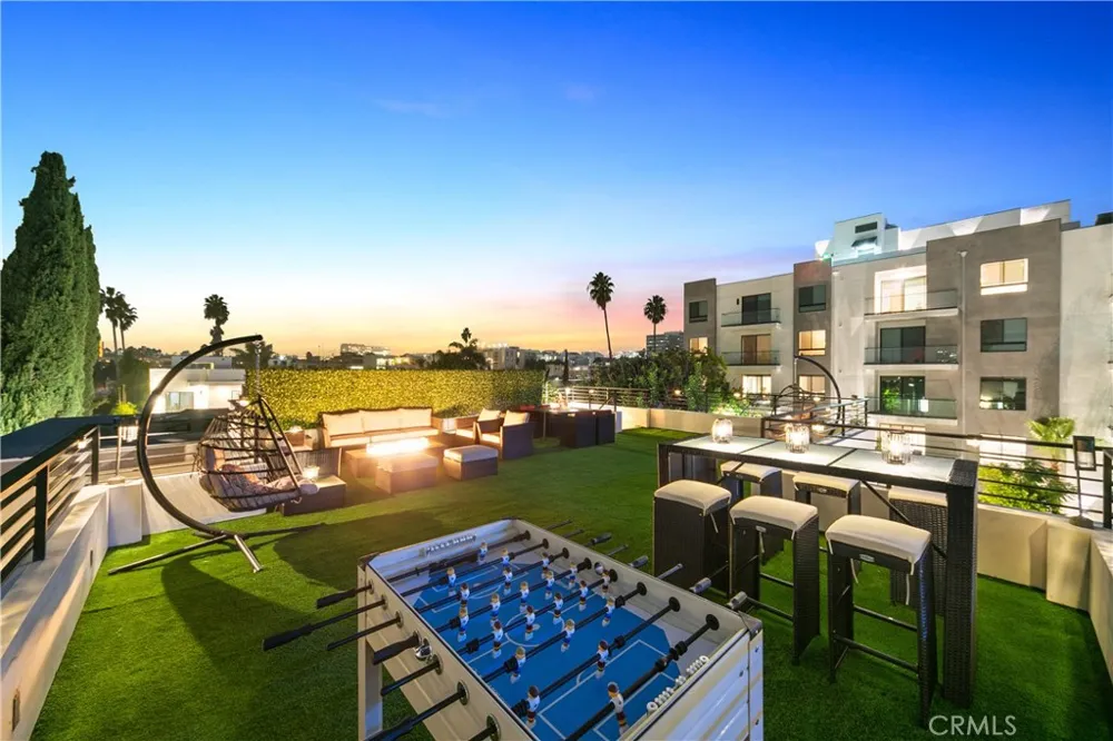 454 S HOLT AVENUE Beverly Hills, CA 90048