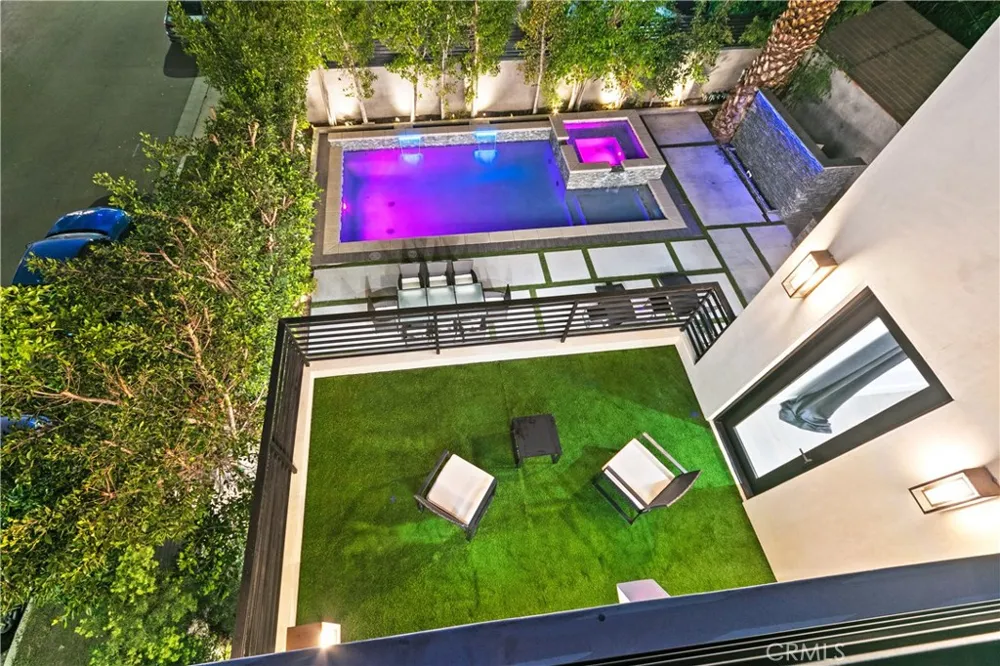 454 S HOLT AVENUE Beverly Hills, CA 90048
