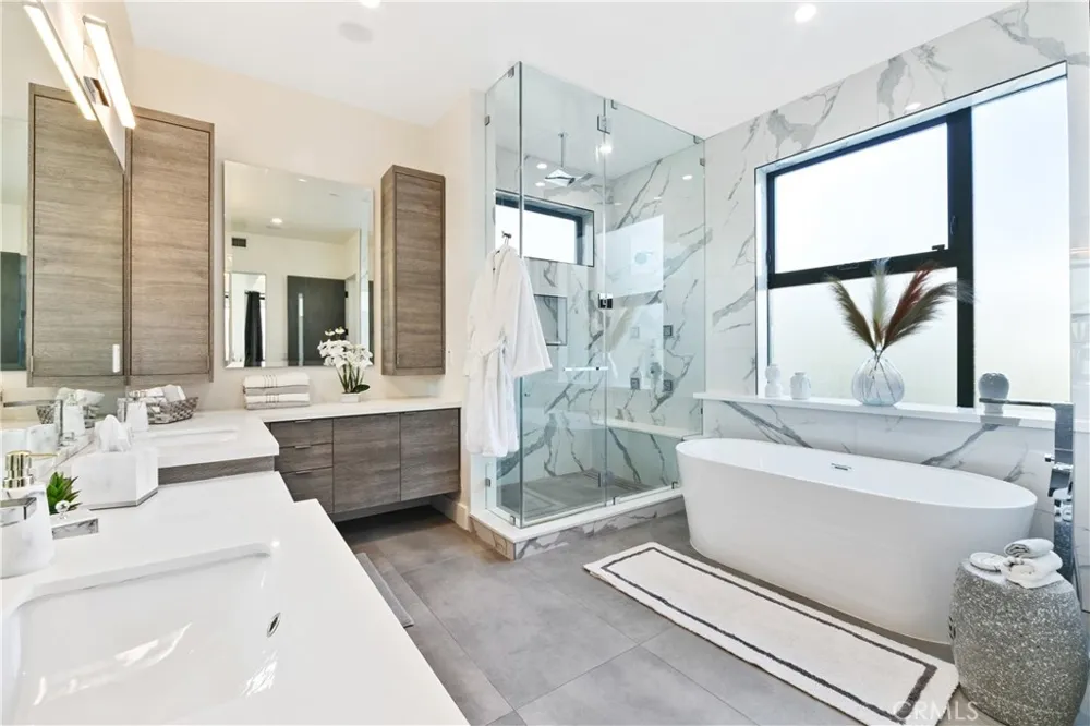 454 S HOLT AVENUE Beverly Hills, CA 90048