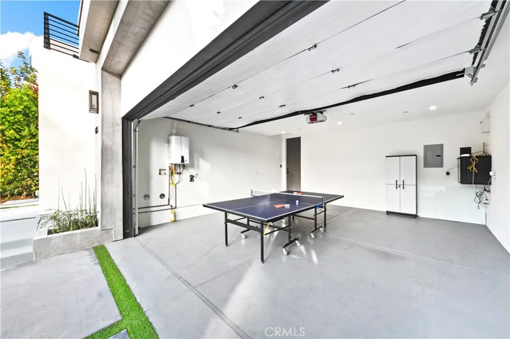 454 S HOLT AVENUE Beverly Hills, CA 90048