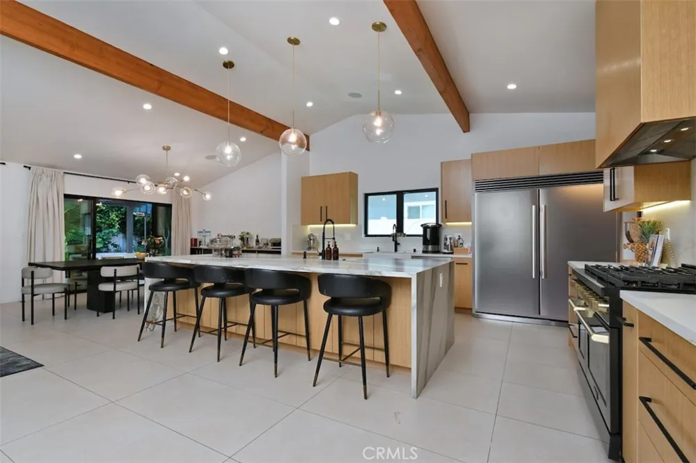 5531 Hermitage Valley Village, CA 91607