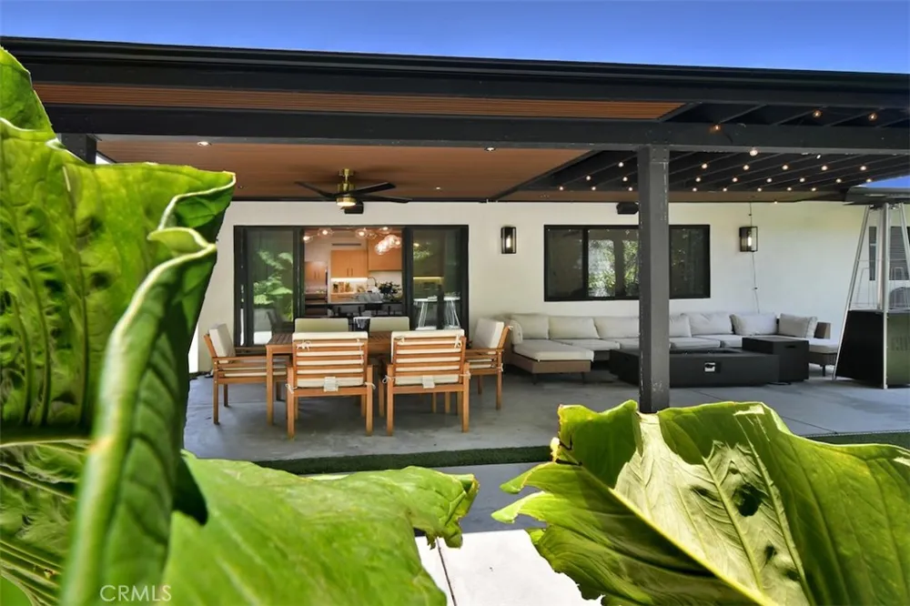 5531 Hermitage Valley Village, CA 91607