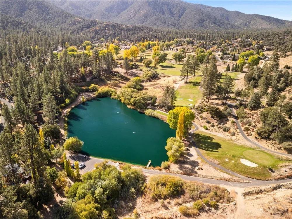 16008 Edgewood Pine Mountain Club, CA 93222