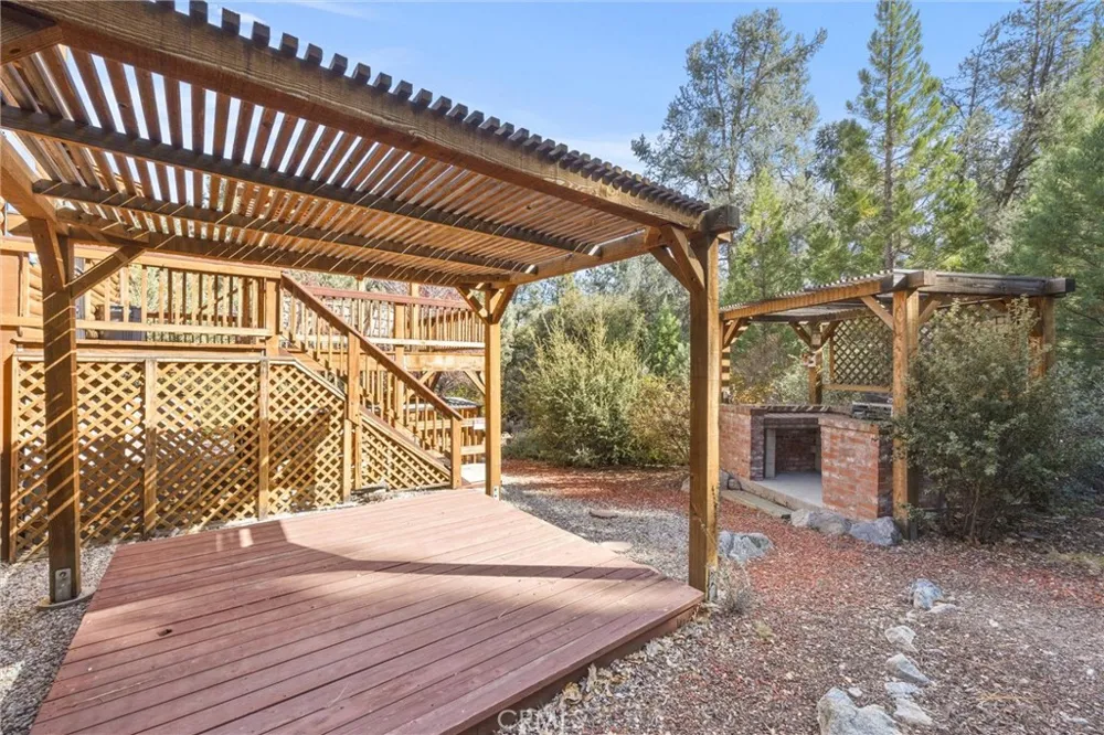 16008 Edgewood Pine Mountain Club, CA 93222