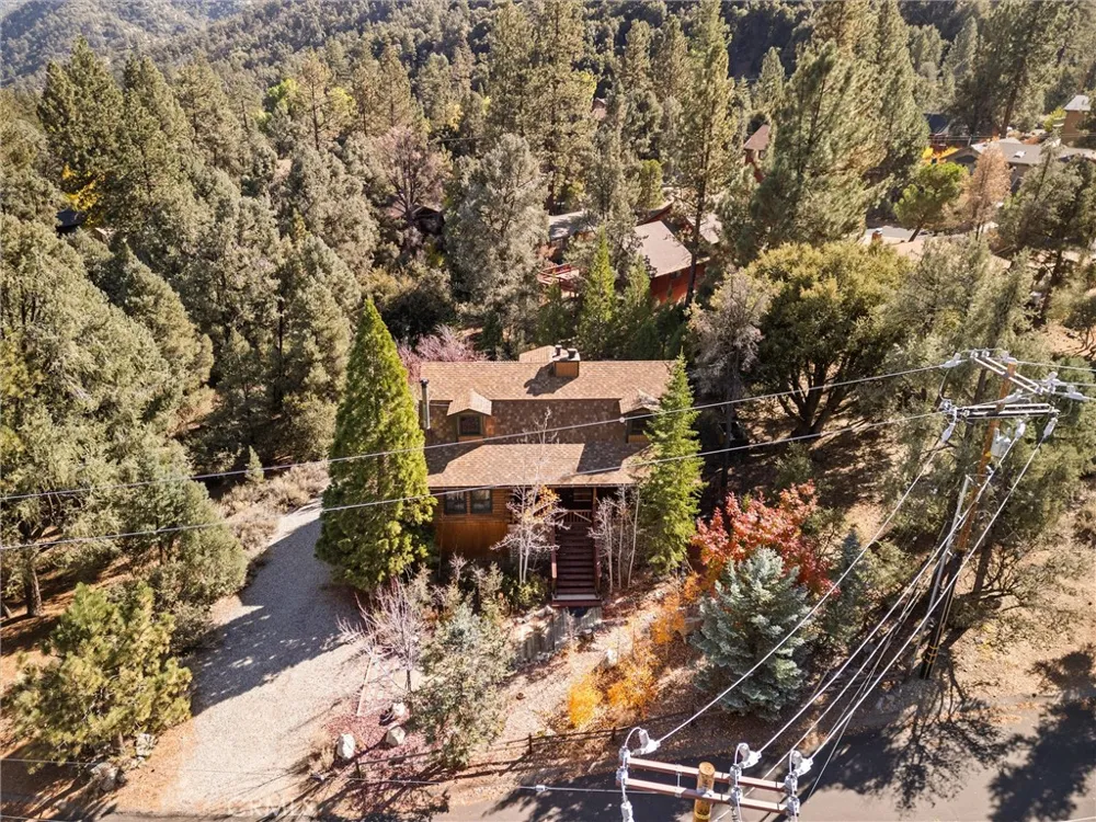 16008 Edgewood Pine Mountain Club, CA 93222